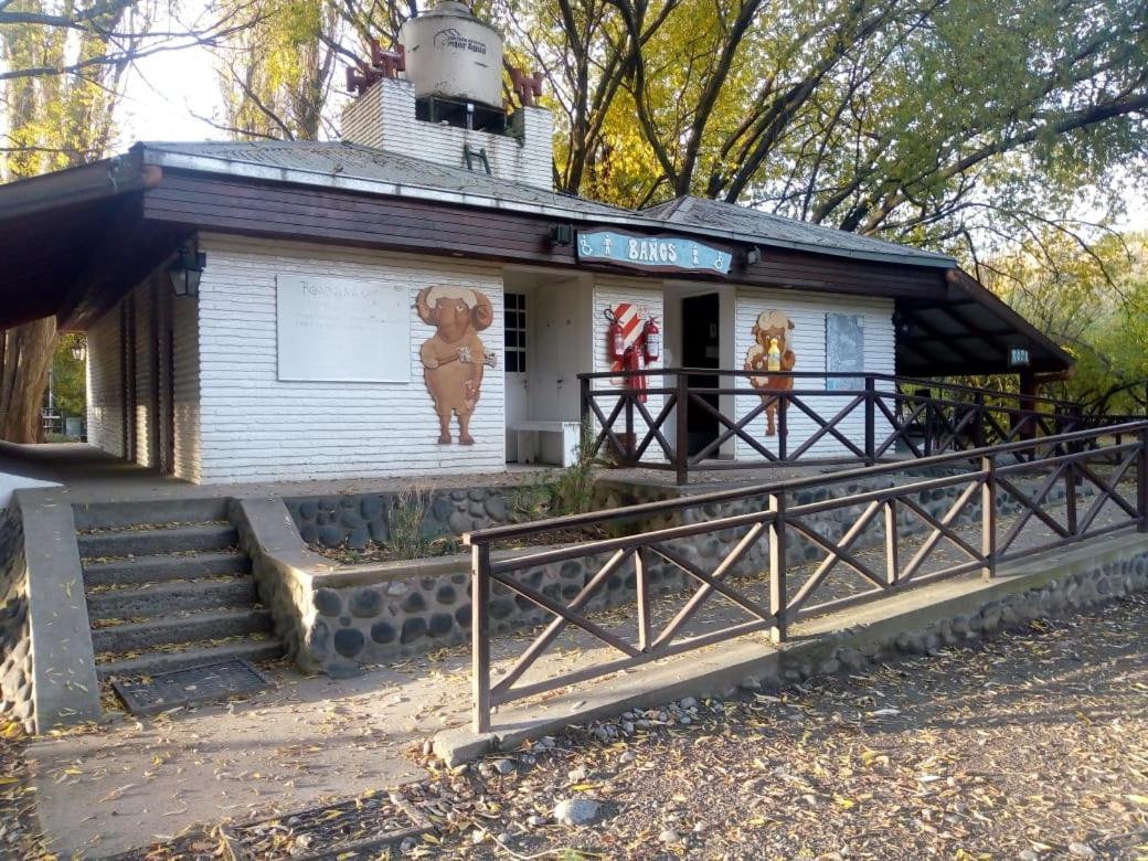 Camping Y Hostal El Ovejero El Calafate Exterior foto