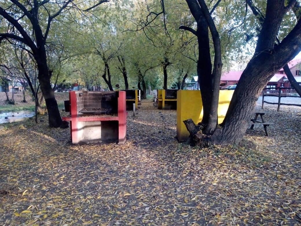 Camping Y Hostal El Ovejero El Calafate Exterior foto
