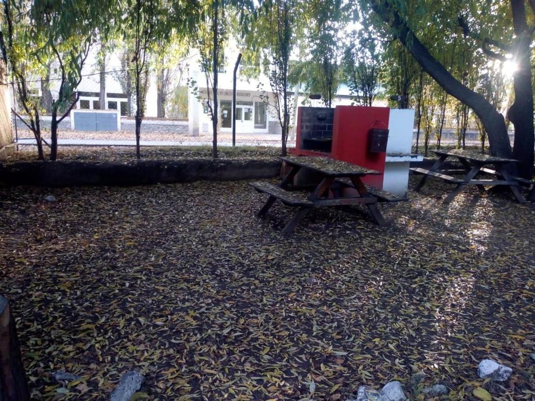 Camping Y Hostal El Ovejero El Calafate Exterior foto